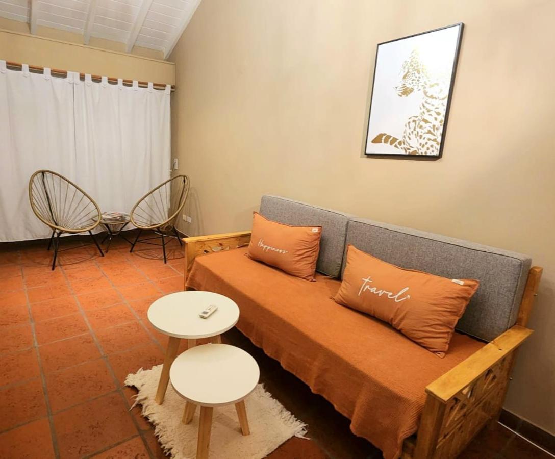 Casa Azcuenaga - Parque - Zona Comercial - Aerop 15 Min